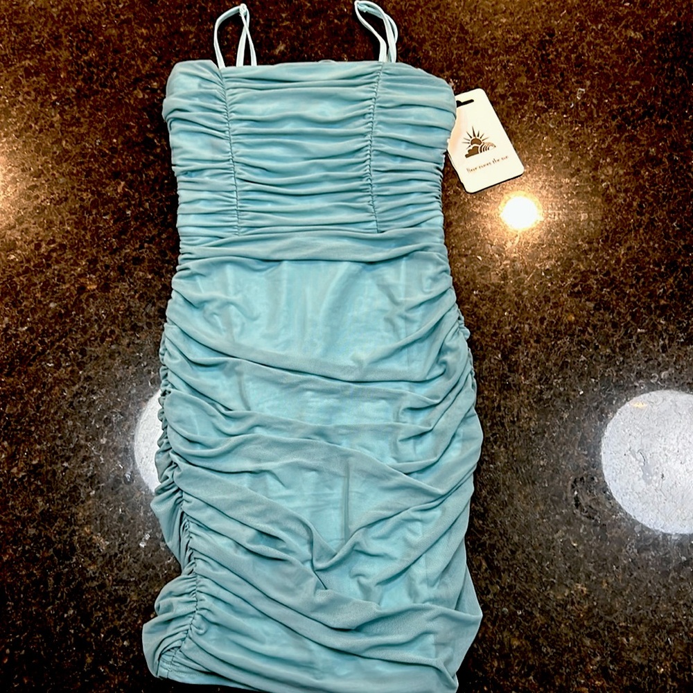 Hello Molly Dress - Picture 3 of 5